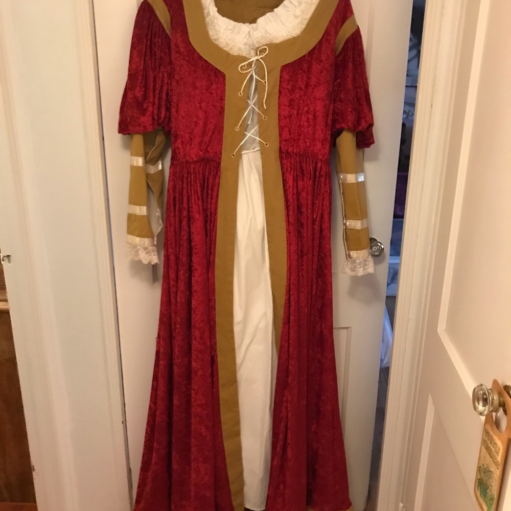 Woman’s Renaissance costume